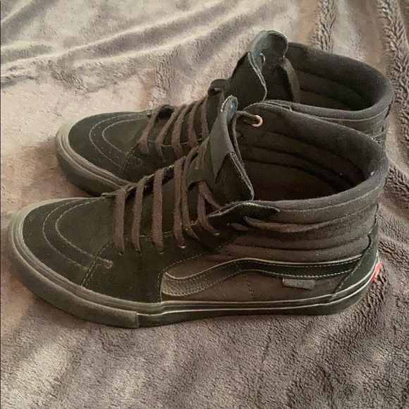 Men’s Vans HighTops Black (Size: 9) (Gently Worn) - Picture 2 of 7
